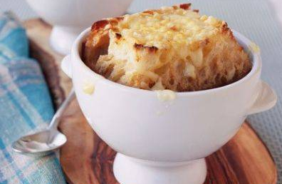 onion soup with cheese and thyme