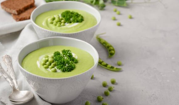 How to make pea soup with rosemary with incredible taste