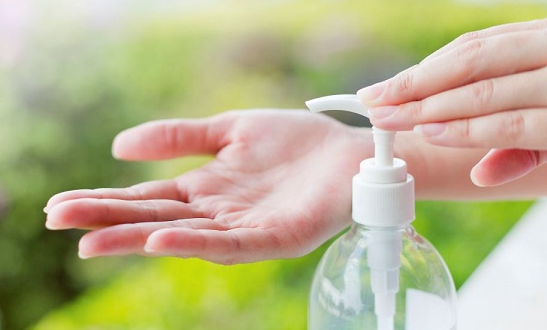 How to prepare hand sanitizer for children