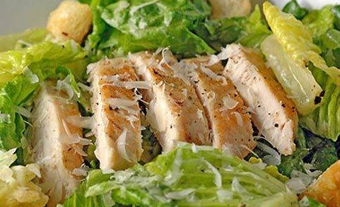How to prepare grilled chicken with lettuce - Delicious chicken salad