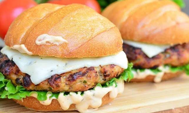 3 ways to prepare the best chicken burger in minced, sliced or grilled form