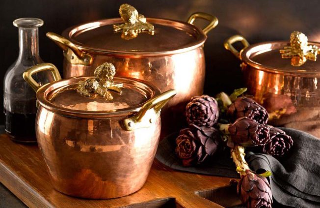 Cleaning copper utensils with 5 practical methods