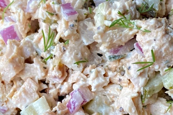 How to prepare chicken and mushroom salad without school fees